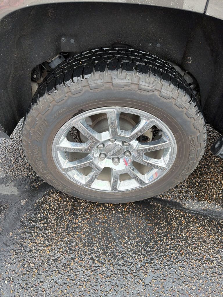 Used 2020 GMC Yukon Denali image 9