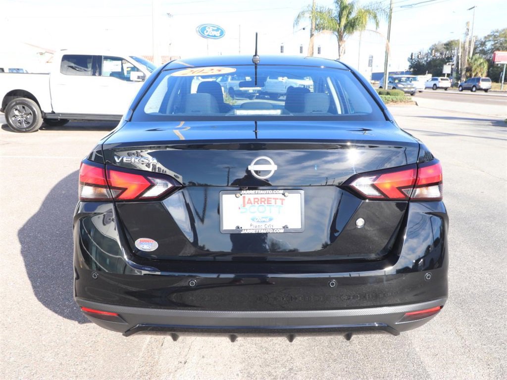 Used 2025 Nissan Versa S w/ Trunk Package image 4