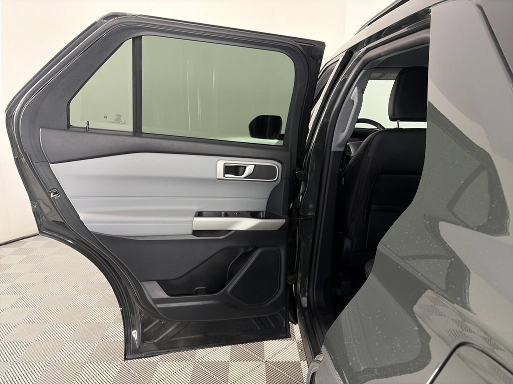 Certified 2024 Ford Explorer XLT w/ Equipment Group 202A AWD/4WD image 12