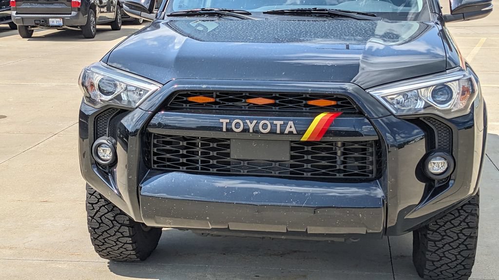 Used 2023 Toyota 4Runner 40th Anniversary SE AWD/4WD image 9