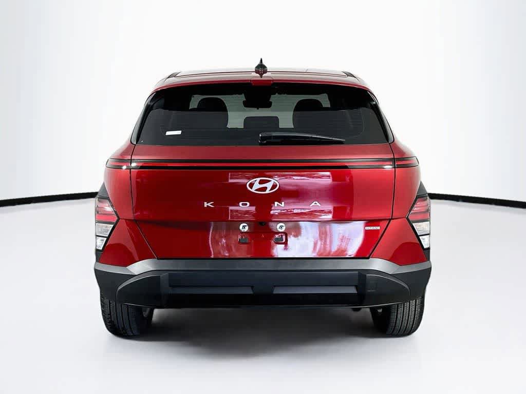 Used 2025 Hyundai Kona SE AWD/4WD image 4