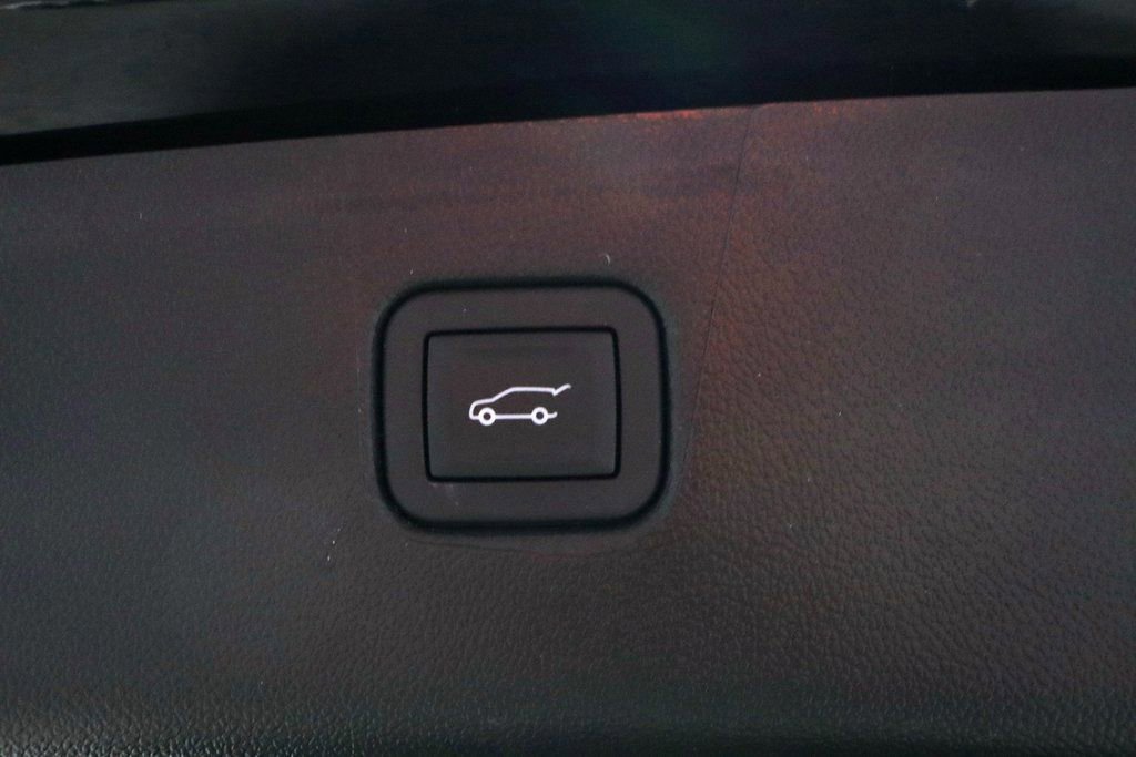 Used 2025 Chevrolet Blazer RS image 21