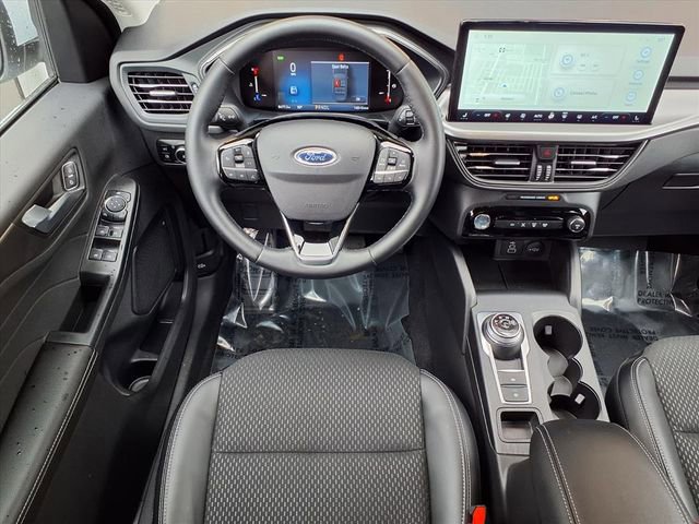 Certified 2025 Ford Escape SE w/ Class II Trailer Tow Package image 10