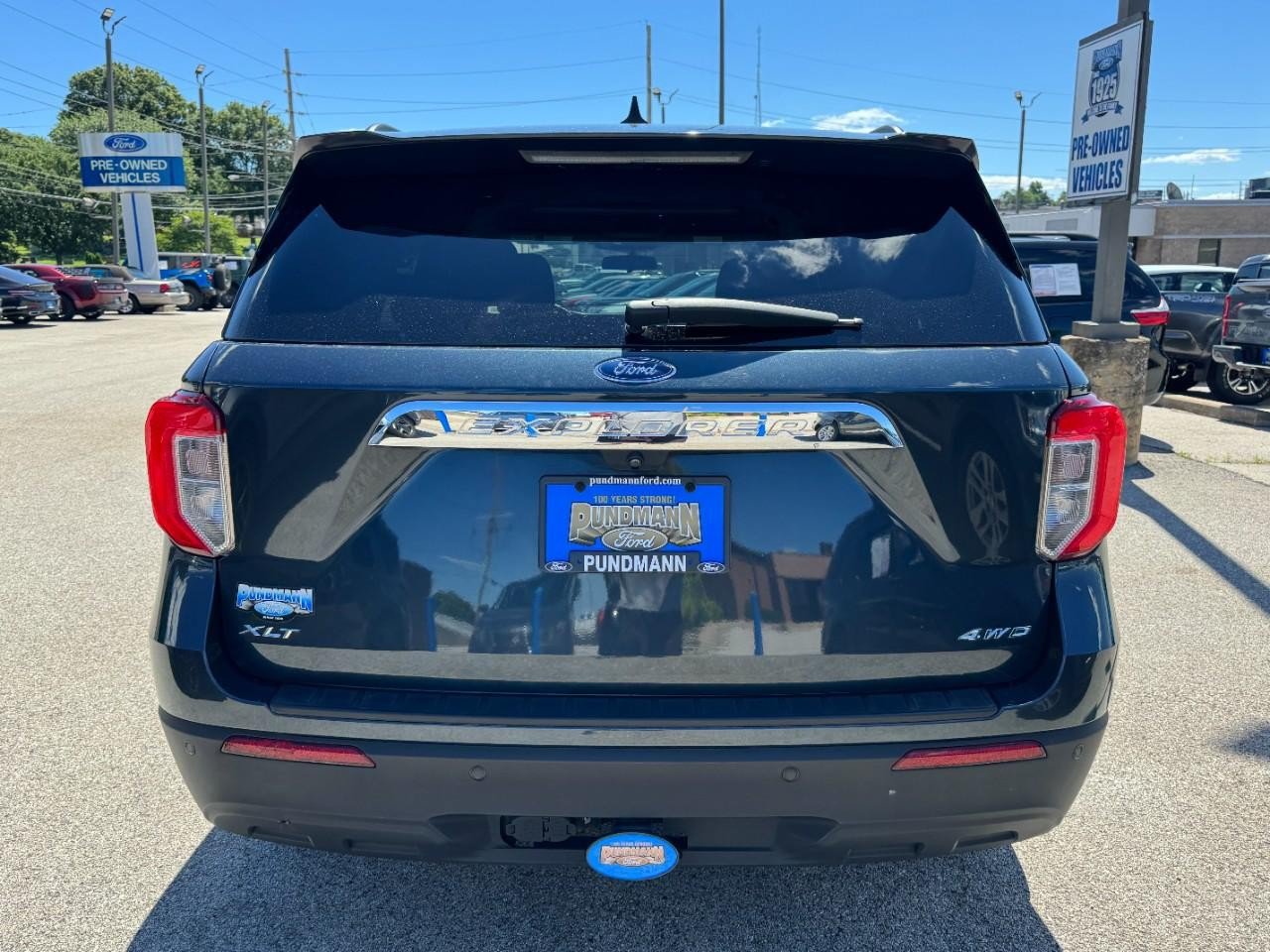 Certified 2022 Ford Explorer XLT w/ Class IV Trailer Tow Package AWD/4WD image 4