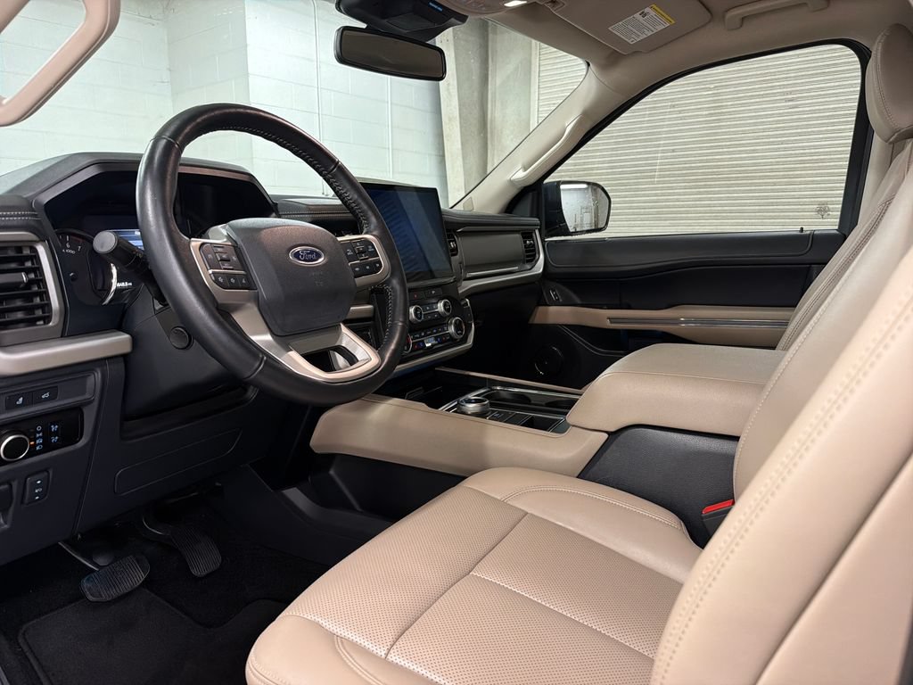 Certified 2023 Ford Expedition XLT RWD image 6
