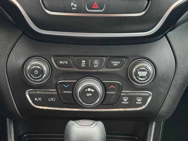 Used 2020 Jeep Cherokee Latitude image 4