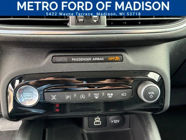 Certified 2024 Ford Escape Platinum AWD/4WD image 18