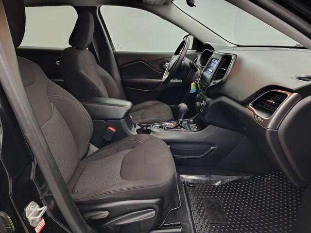 Used 2019 Jeep Cherokee Latitude w/ Cold Weather Group AWD/4WD image 23