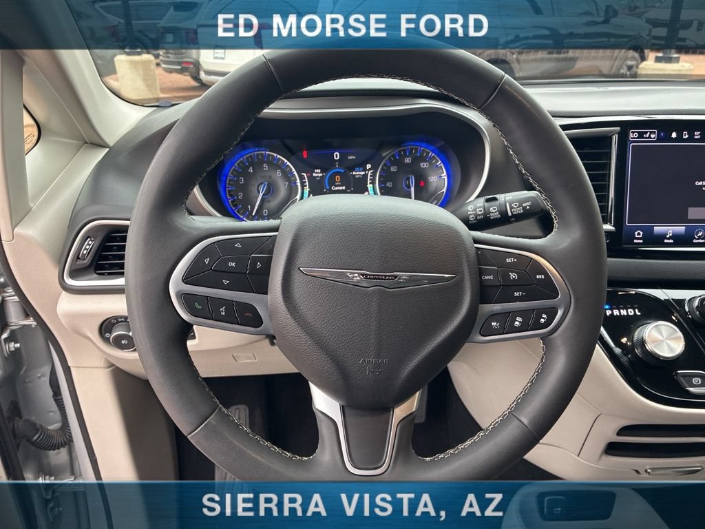 Used 2024 Chrysler Pacifica Touring-L FWD image 32