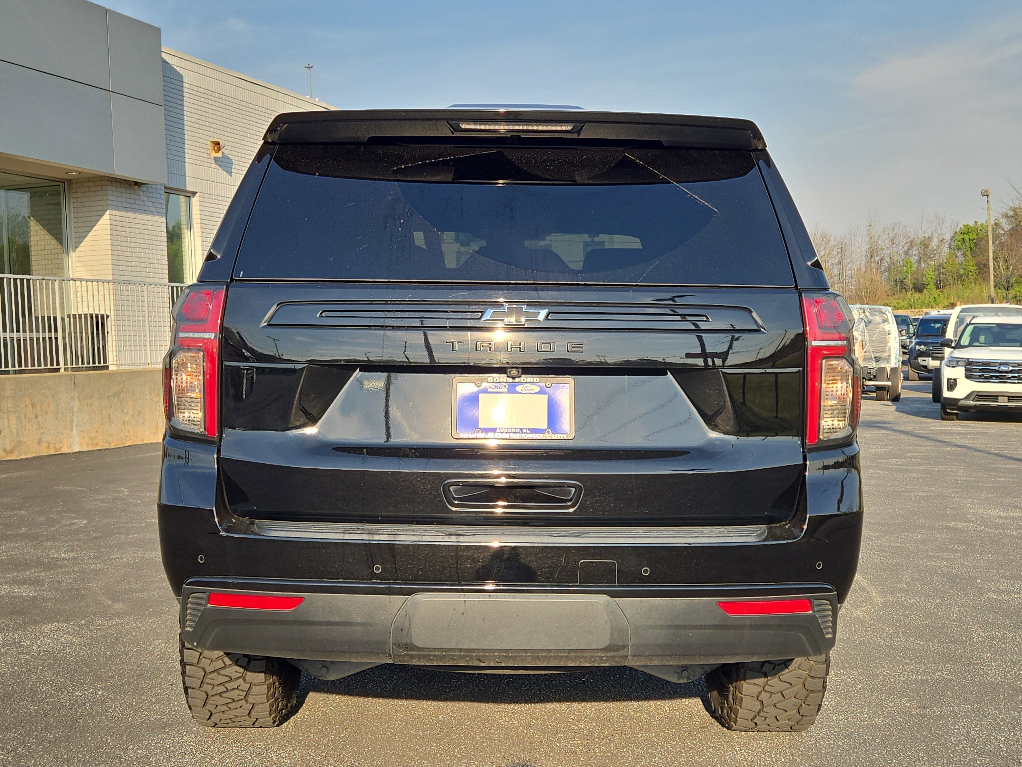 Used 2023 Chevrolet Tahoe Z71 w/ Luxury Package image 5