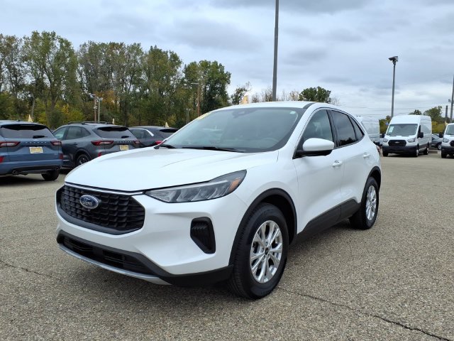 Certified 2023 Ford Escape Active w/ Tech Pack #2 AWD/4WD image 3