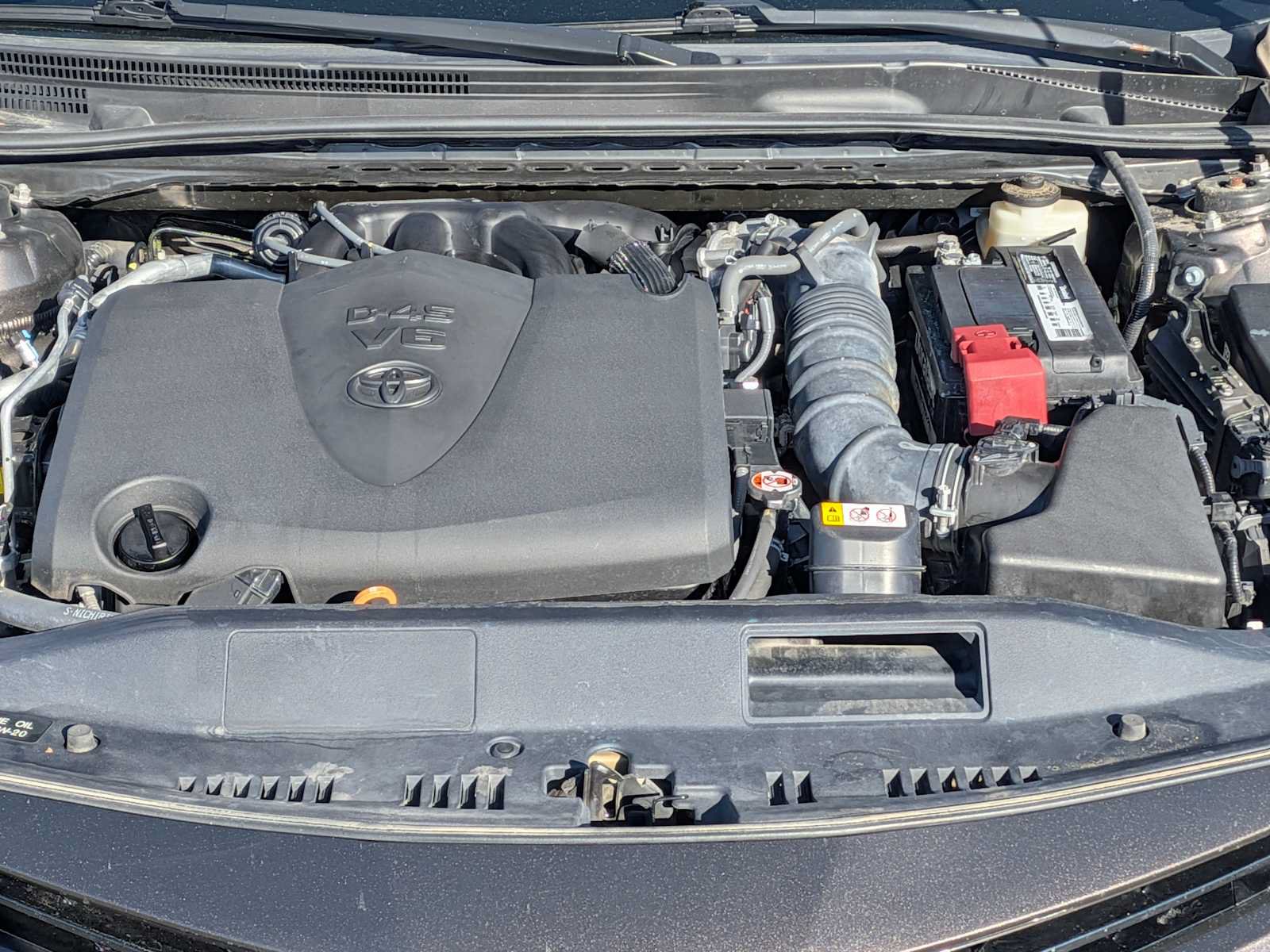 Used 2018 Toyota Camry XLE FWD image 12