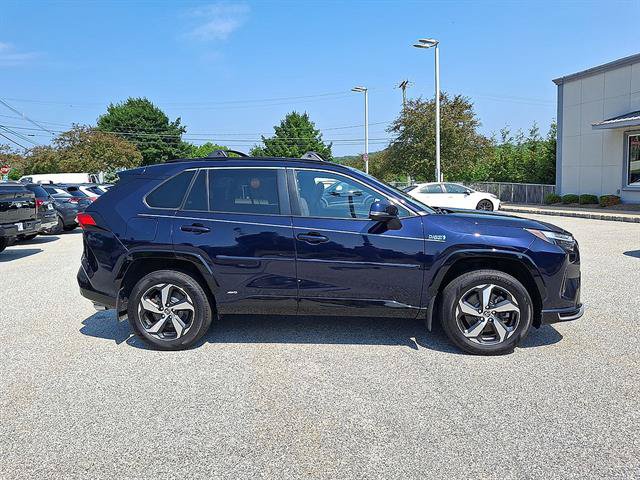 Used 2022 Toyota RAV4 SE w/ Weather & Moonroof Package AWD/4WD image 26