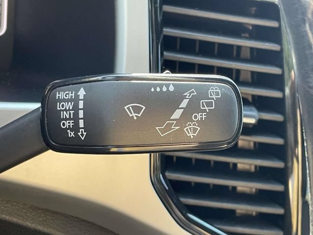 Used 2022 Volkswagen Atlas Cross Sport SEL R-Line AWD/4WD image 23