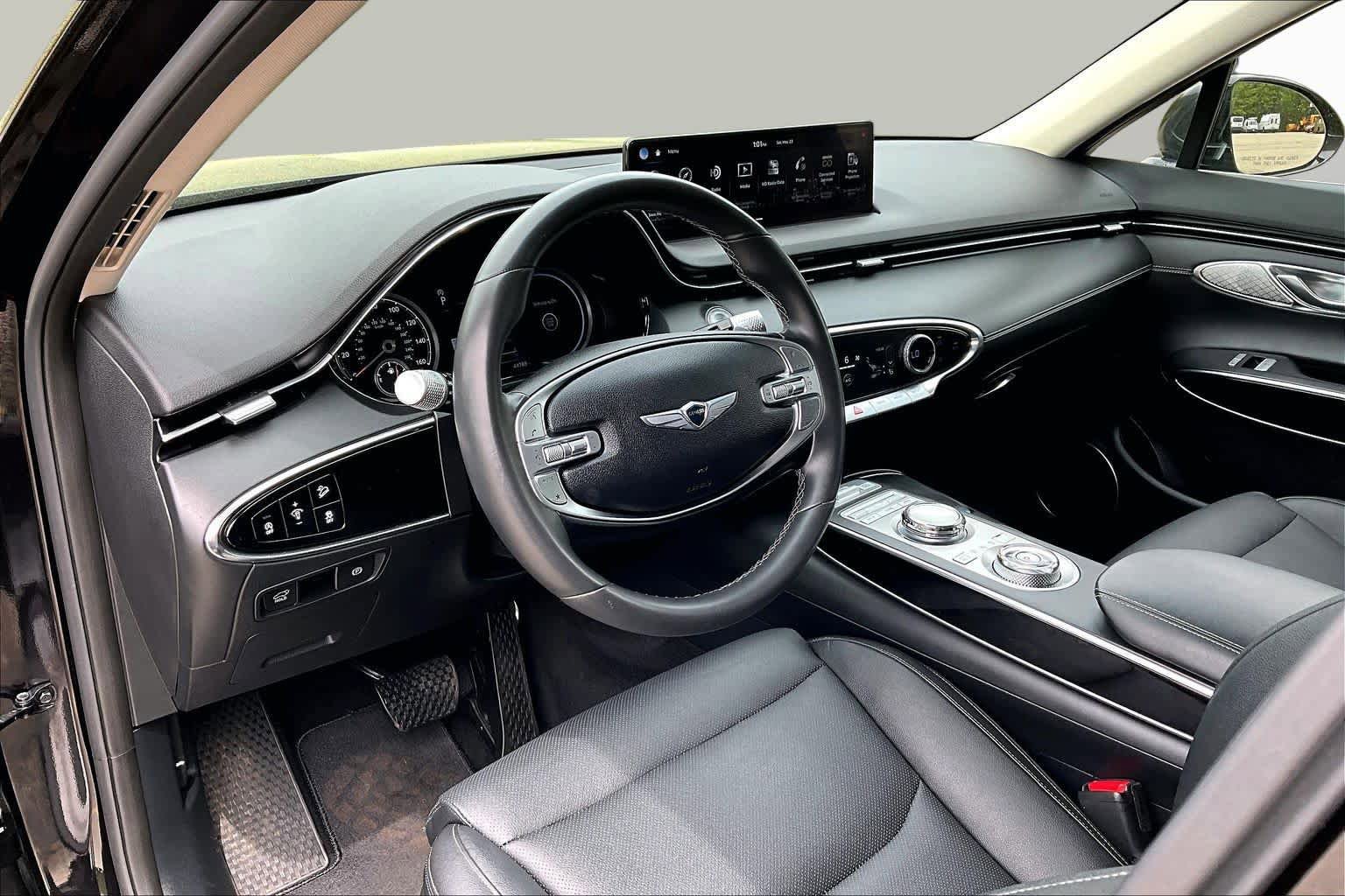 Used 2025 Genesis GV70 2.5T AWD/4WD image 18
