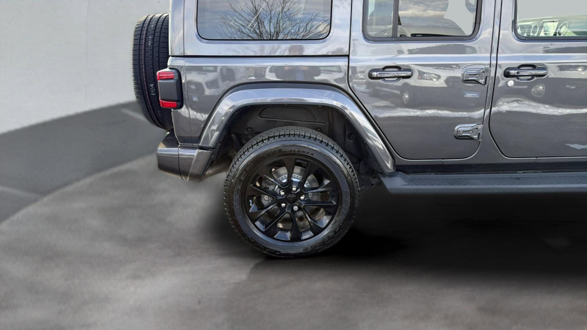 Used 2021 Jeep Wrangler Unlimited Sahara image 22