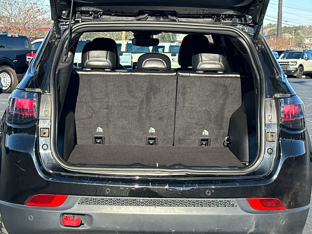 Used 2025 Jeep Compass Trailhawk w/ Trailhawk Elite Group image 18