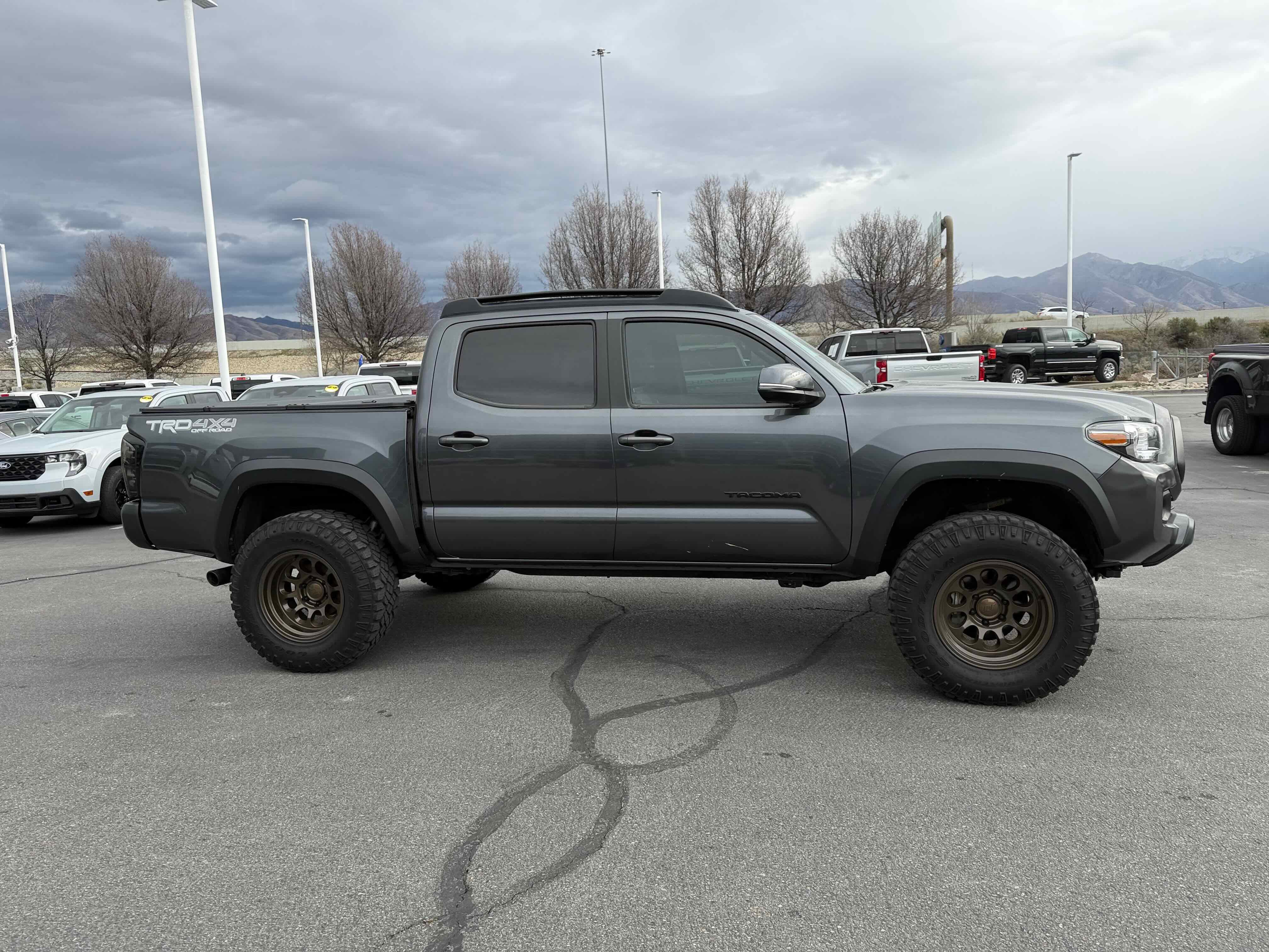 Used 2022 Toyota Tacoma TRD Off-Road image 6