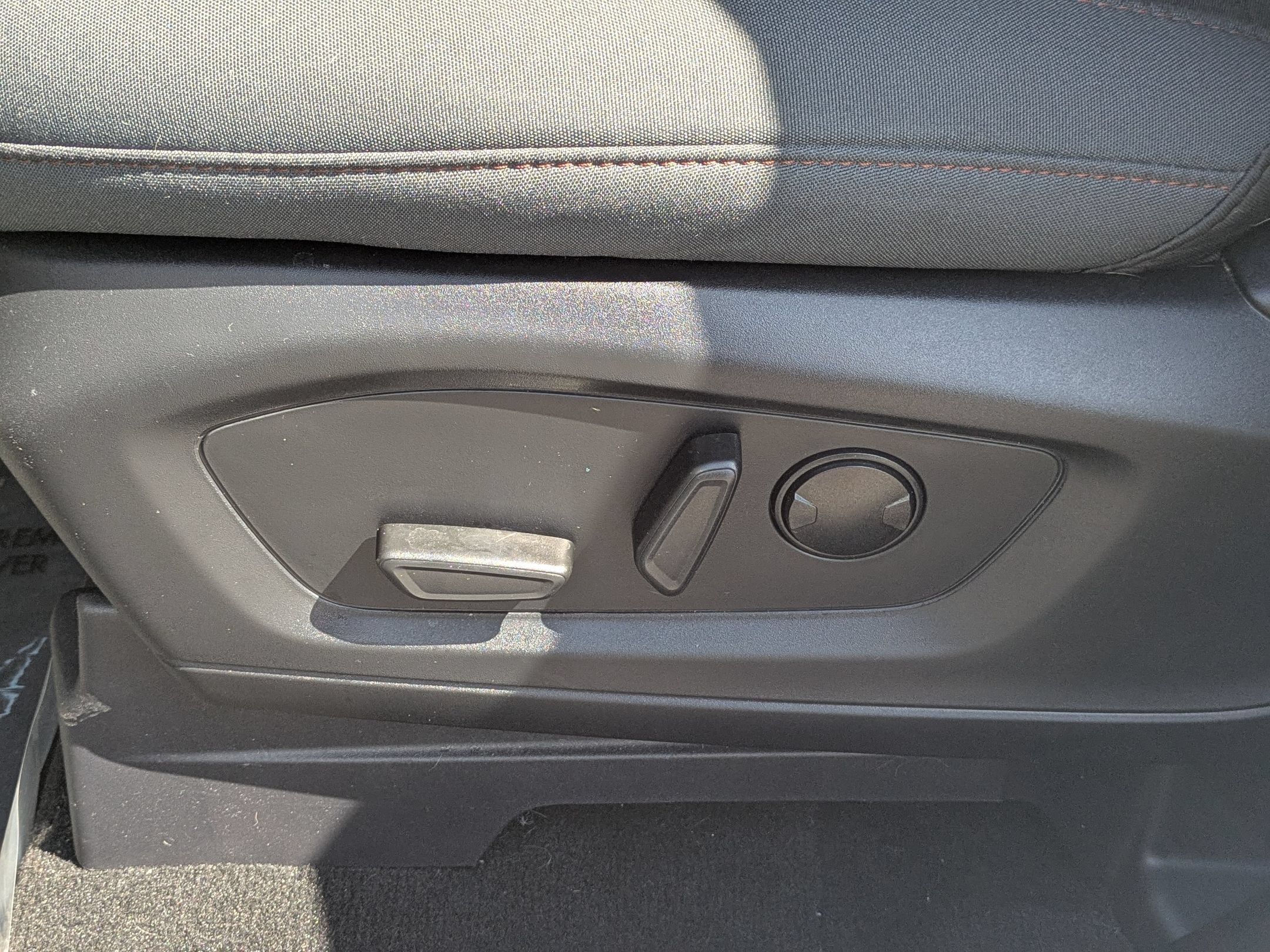 Certified 2025 Ford Explorer Active AWD/4WD image 13