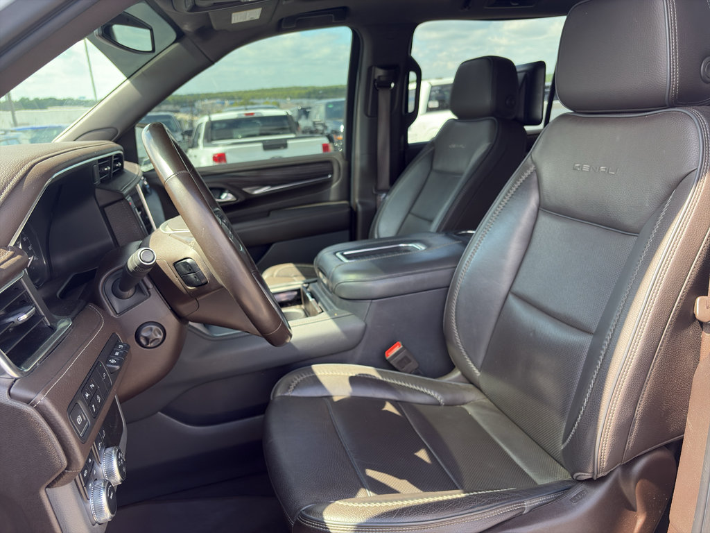 Used 2021 GMC Yukon XL Denali AWD/4WD image 9