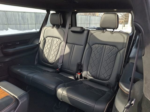 Used 2024 Jeep Grand Wagoneer L Series III image 10