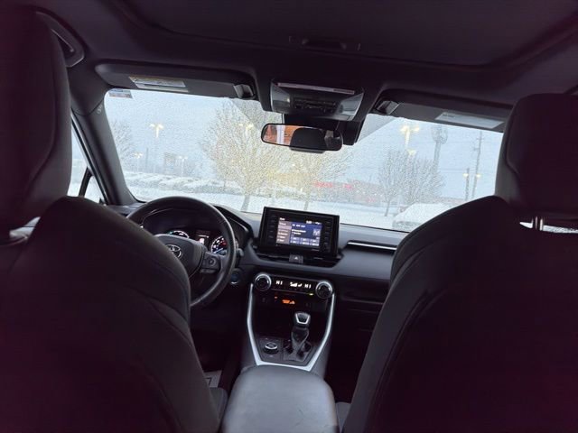 Used 2022 Toyota RAV4 SE image 17