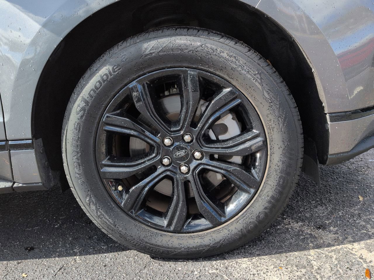 Certified 2022 Ford Edge SE w/ Black Appearance Package image 11