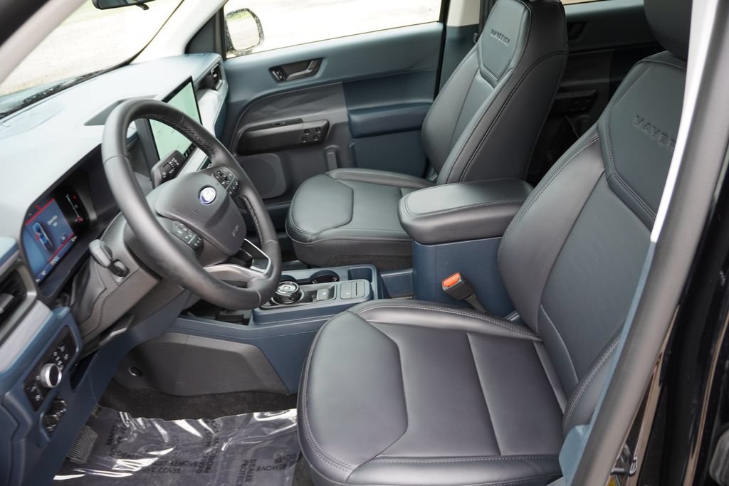 Certified 2025 Ford Maverick Lariat w/ Black Appearance Package AWD/4WD image 15
