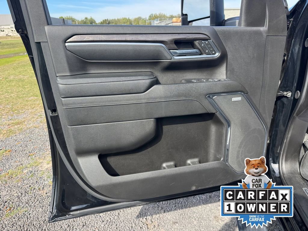 Used 2024 Chevrolet Silverado 2500 LTZ w/ LTZ Plus Package image 31
