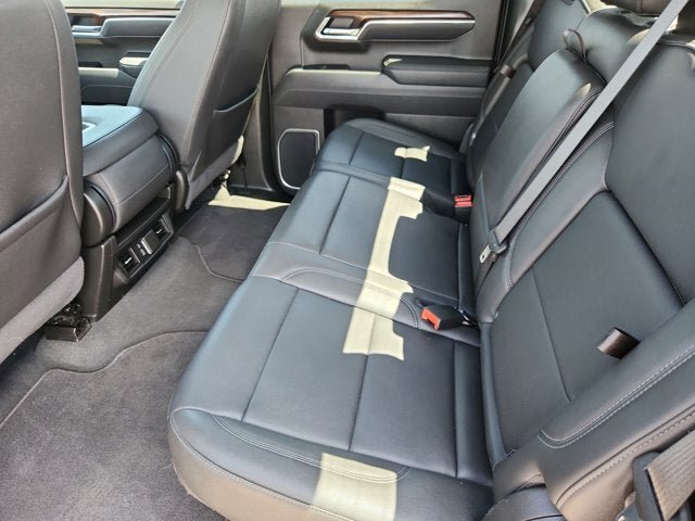 Used 2025 GMC Sierra 1500 SLT AWD/4WD image 13