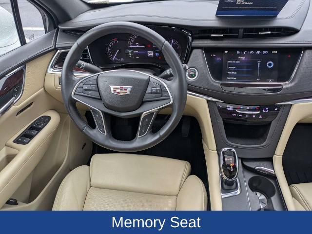 Used 2017 Cadillac XT5 Luxury w/ Driver Awareness Package FWD image 19