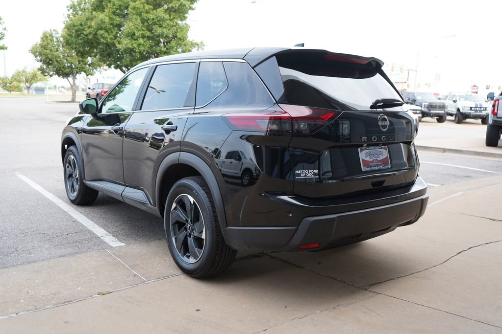 Used 2025 Nissan Rogue SV FWD image 10