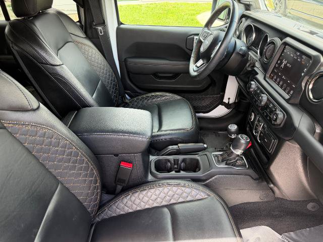 Used 2023 Jeep Wrangler Unlimited Sahara AWD/4WD image 13