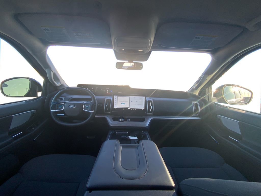 Certified 2025 Ford Expedition Active AWD/4WD image 13