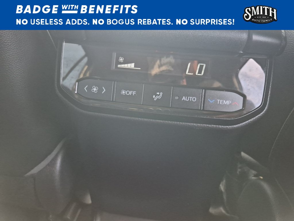 Used 2022 Toyota Highlander XLE AWD/4WD image 15