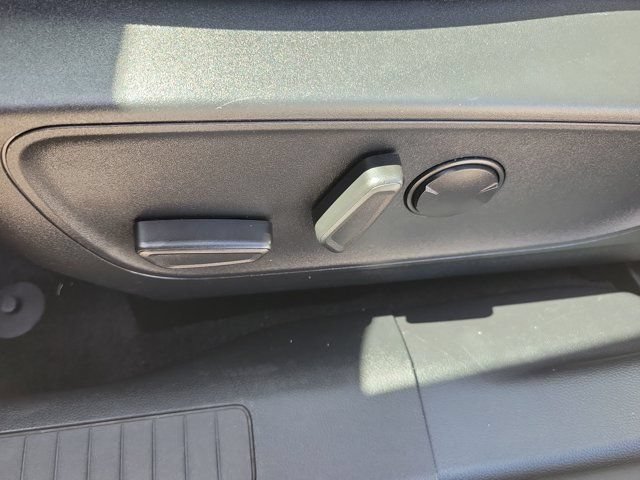 Certified 2022 Ford Escape Titanium w/ Titanium Premium Package FWD image 25