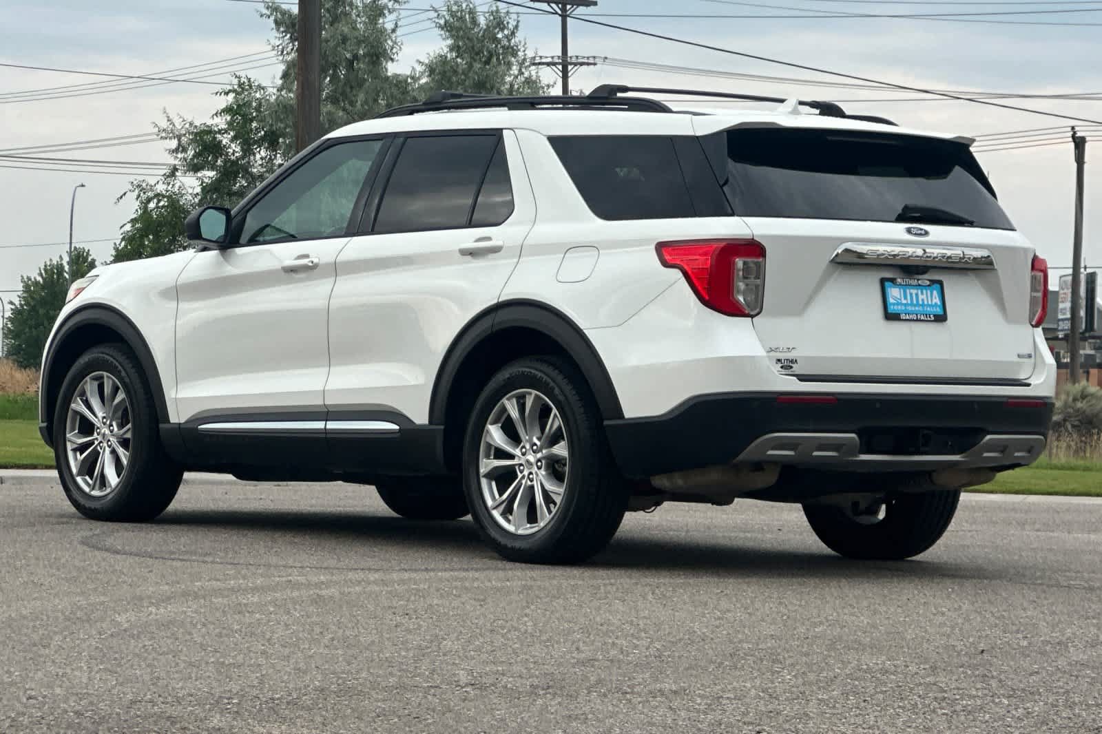 Certified 2020 Ford Explorer XLT w/ Equipment Group 202A AWD/4WD image 6