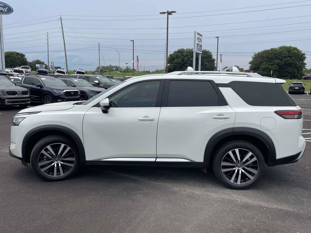 Used 2023 Nissan Pathfinder Platinum w/ Cargo Package FWD image 6