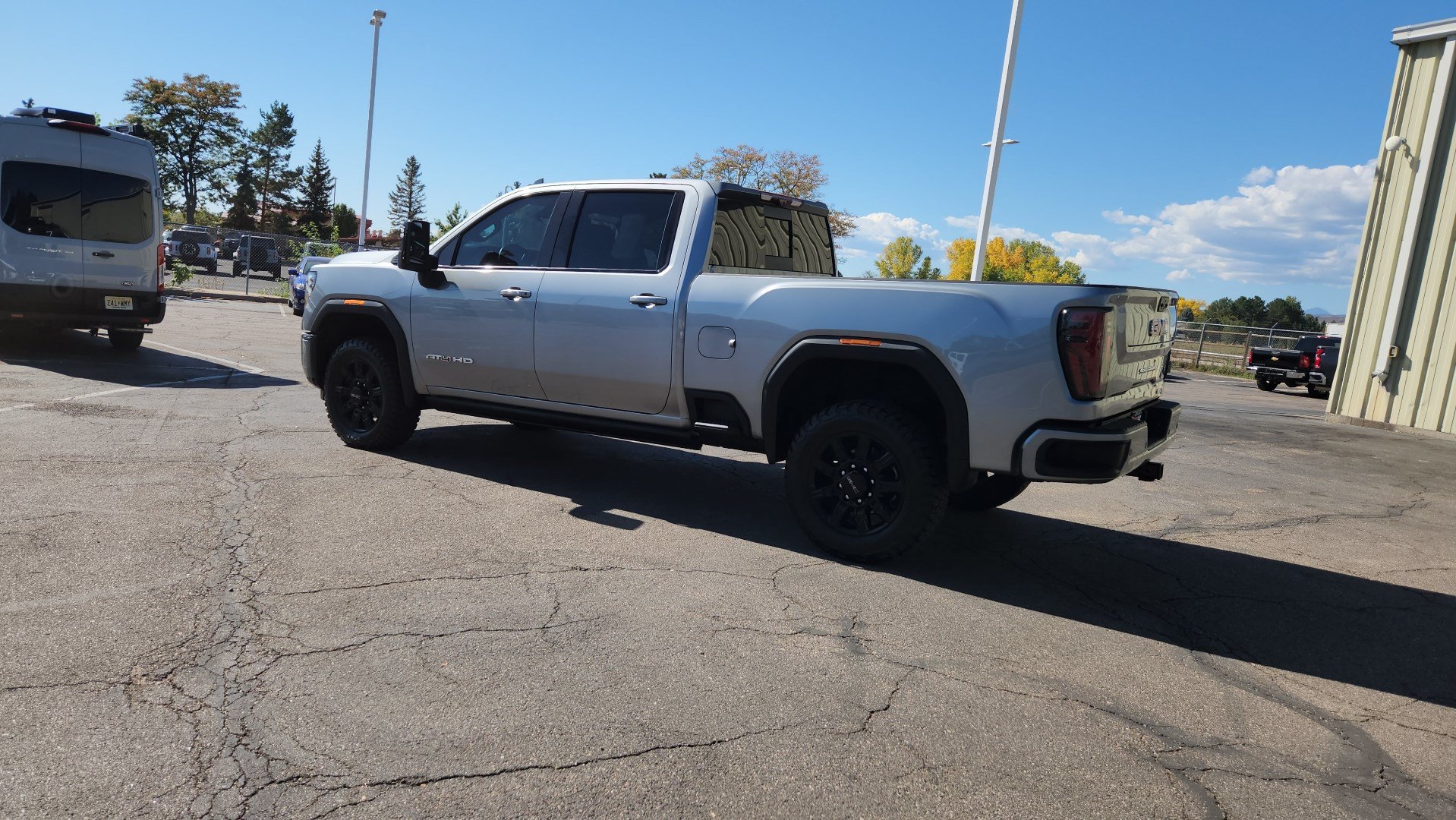 Used 2024 GMC Sierra 3500 AT4 w/ AT4 Premium Plus Package AWD/4WD image 7