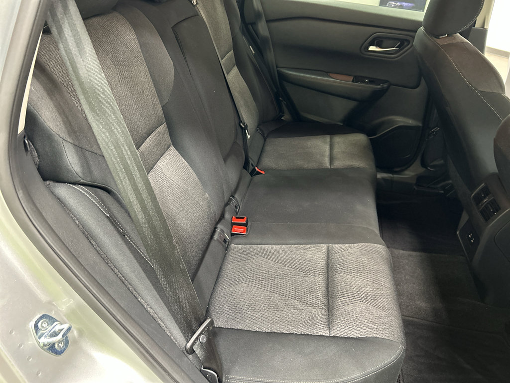 Used 2024 Nissan Rogue S FWD image 32