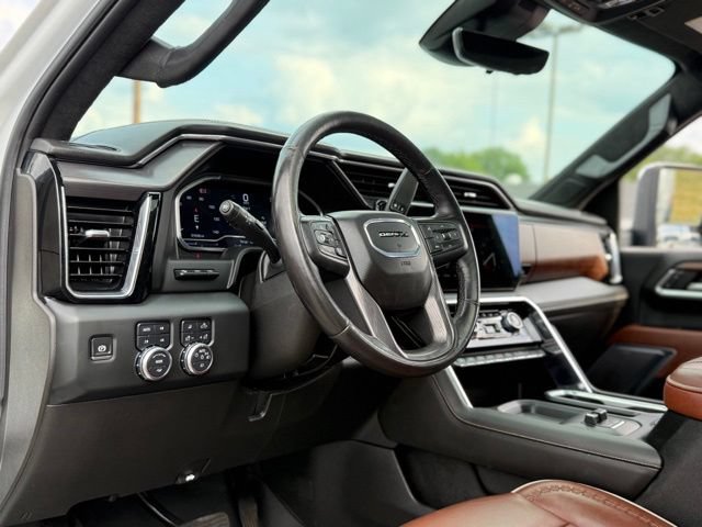 Used 2025 GMC Sierra 3500 Denali Ultimate w/ LPO, GMC Protection Package AWD/4WD image 12