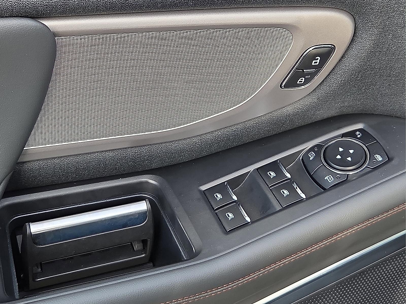 Certified 2025 Ford Expedition Active image 14