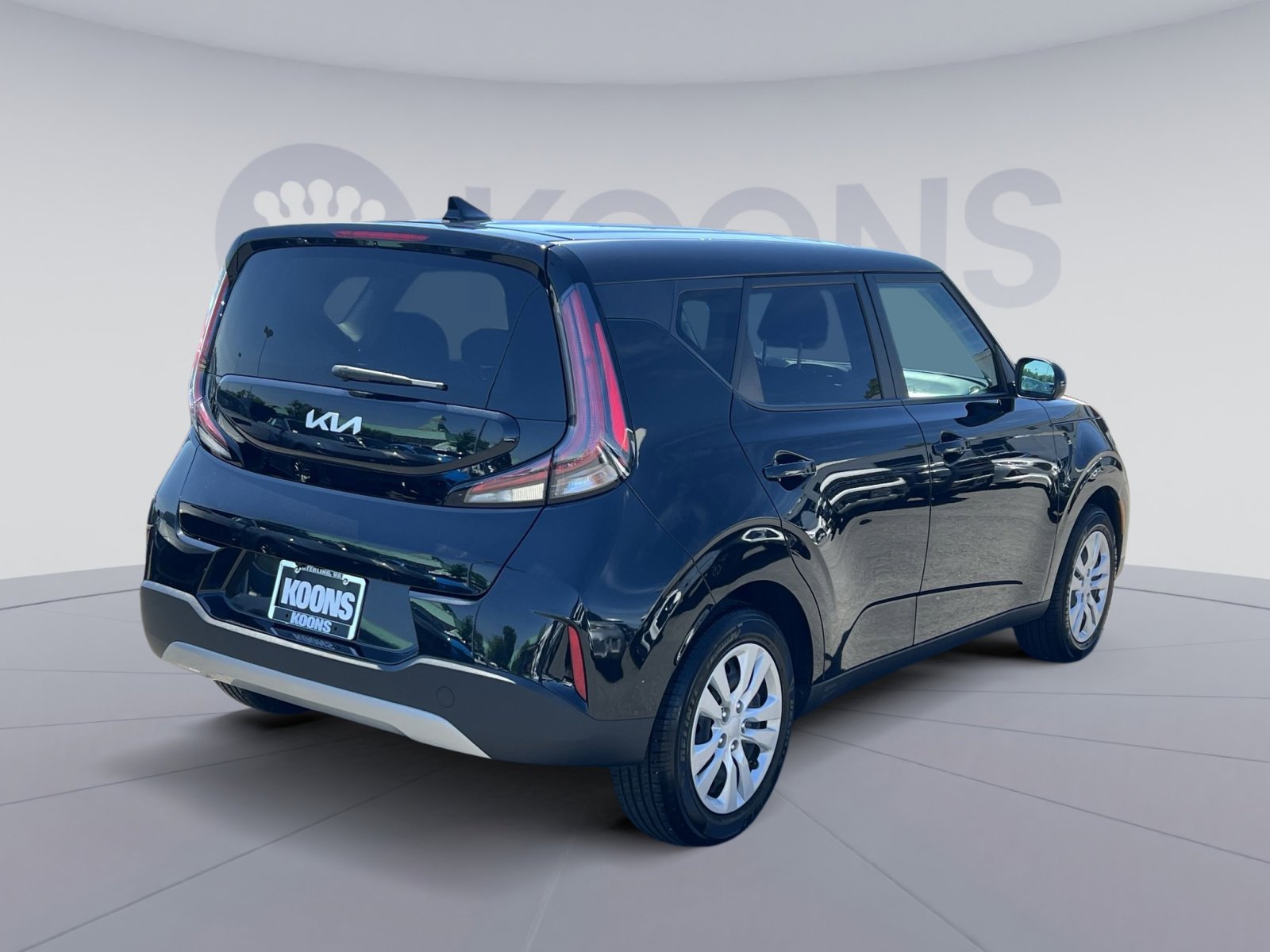 Used 2025 Kia Soul LX FWD image 11