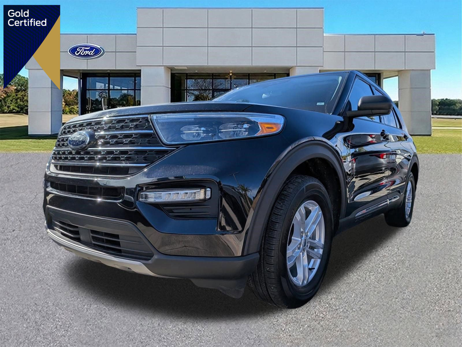 Certified 2023 Ford Explorer XLT w/ Equipment Group 202A