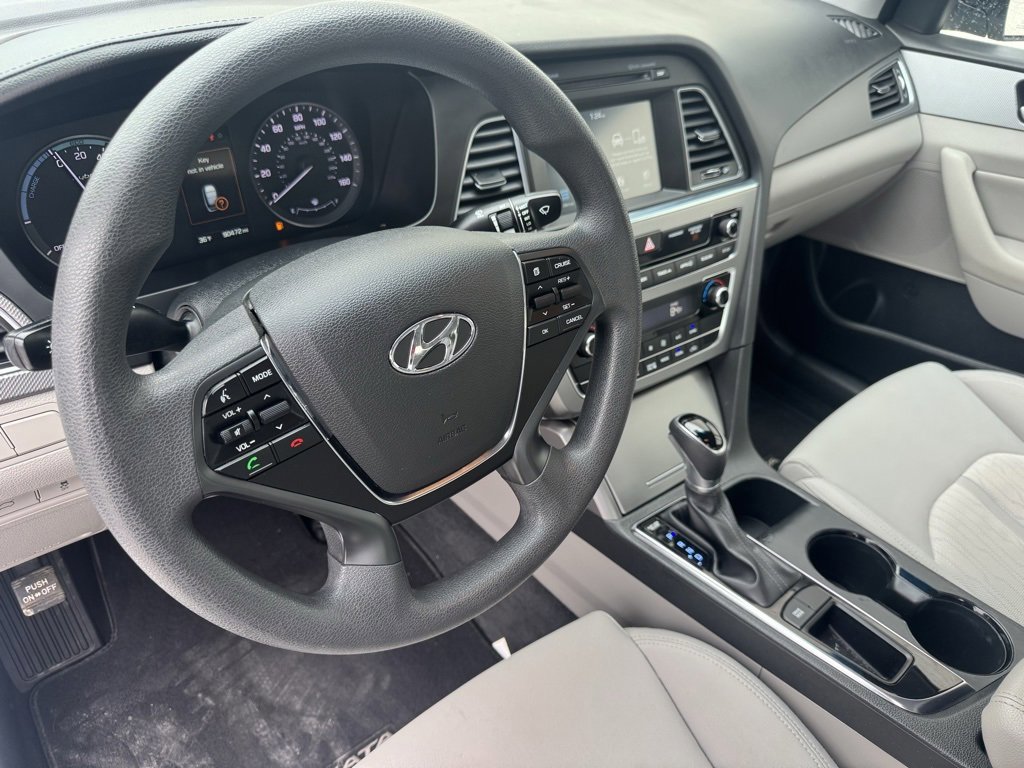 Used 2017 Hyundai Sonata SE image 30