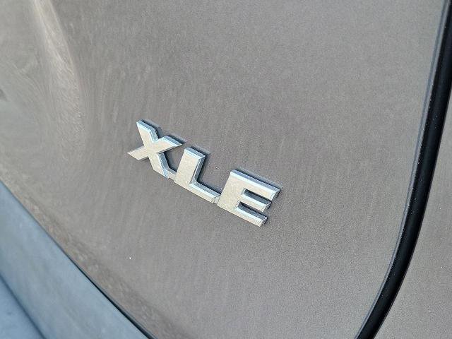 Used 2021 Toyota RAV4 XLE Premium FWD image 10