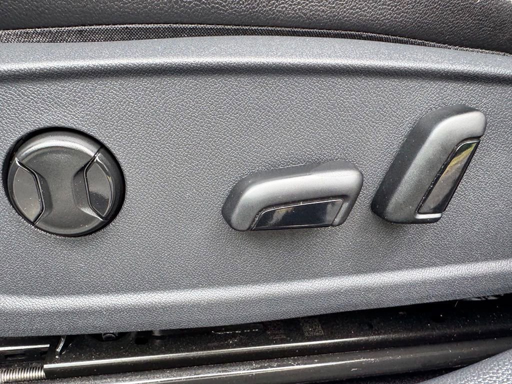 Used 2022 Volkswagen Jetta SE FWD image 32