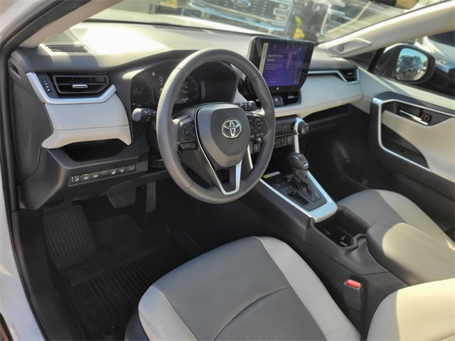 Used 2024 Toyota RAV4 Limited image 17