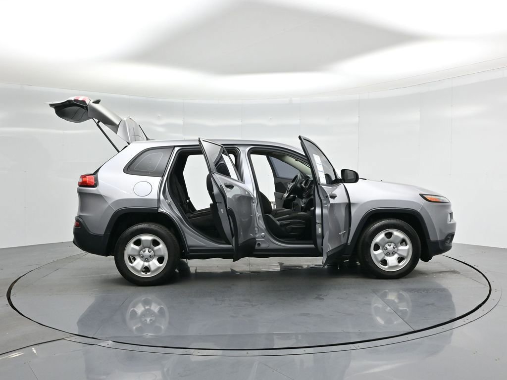 Used 2017 Jeep Cherokee Sport image 34