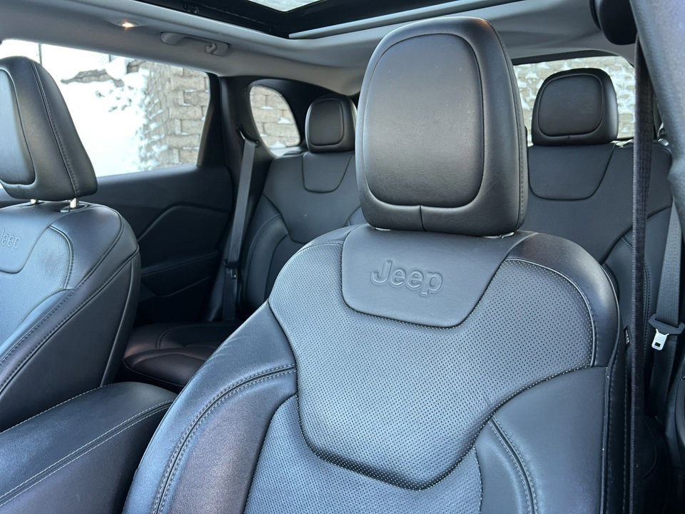 Used 2021 Jeep Cherokee Limited image 18